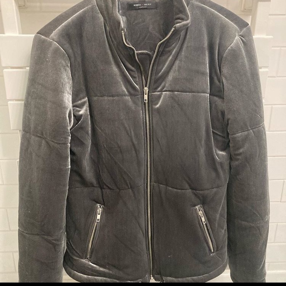 Grey puffer coat